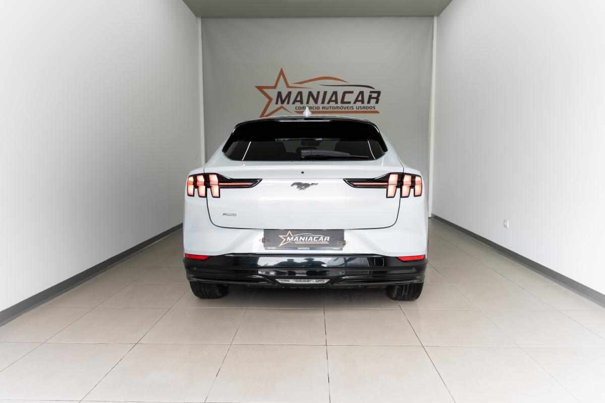 ford-mustang-mach-e-standard-range-awd-2022-eletrico
