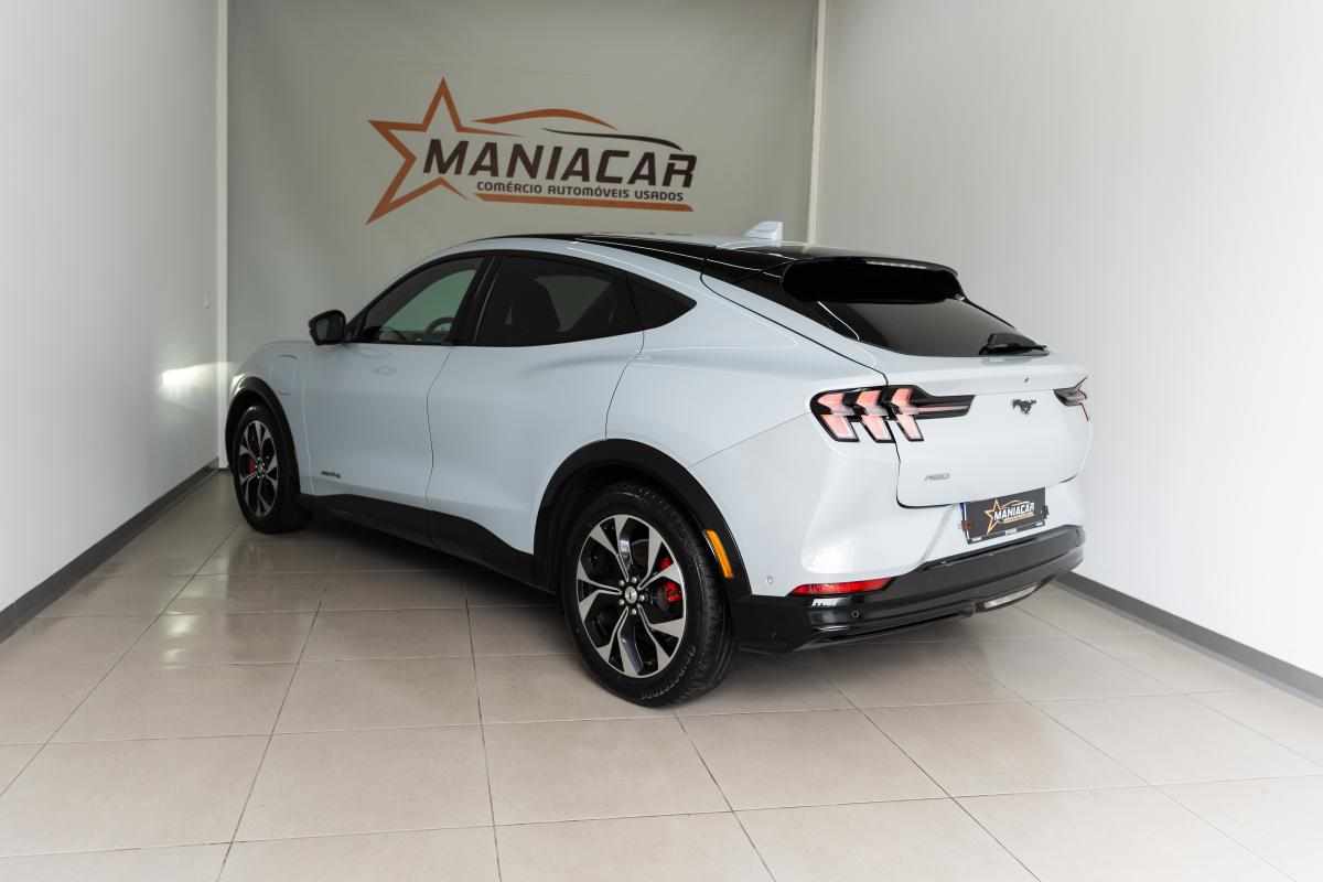 ford-mustang-mach-e-standard-range-awd-2022-eletrico