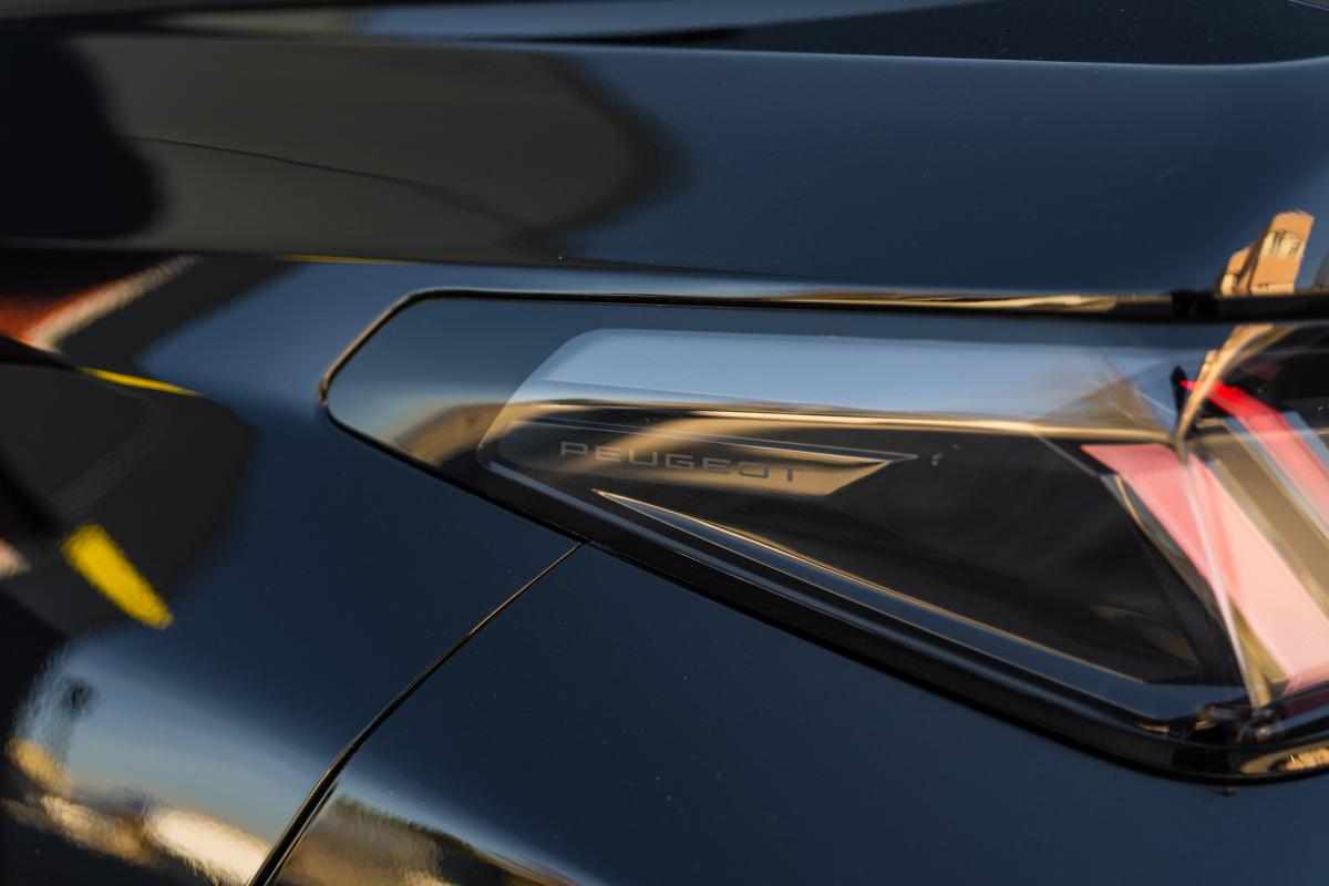 peugeot-3008-1-2-hybrid-2024-gasolina-1199cc