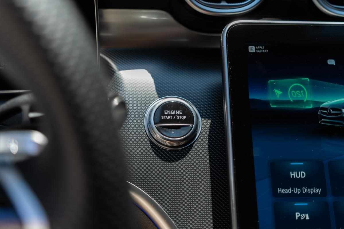 mercedes-benz-classe-c-c-300-e-2023-gasolina-1999cc