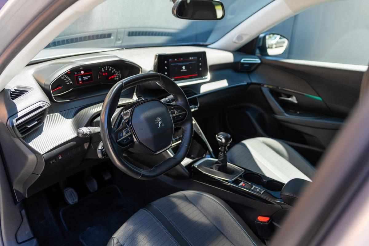 peugeot-2008-1-2-puretech-2021-gasolina-1199cc