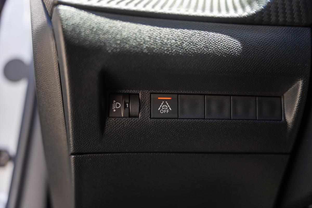 peugeot-2008-1-2-puretech-2021-gasolina-1199cc