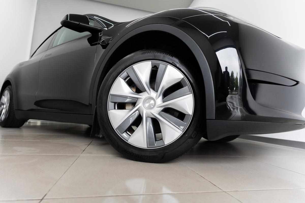 tesla-model-y-standard-range-rwd-2023-eletrico