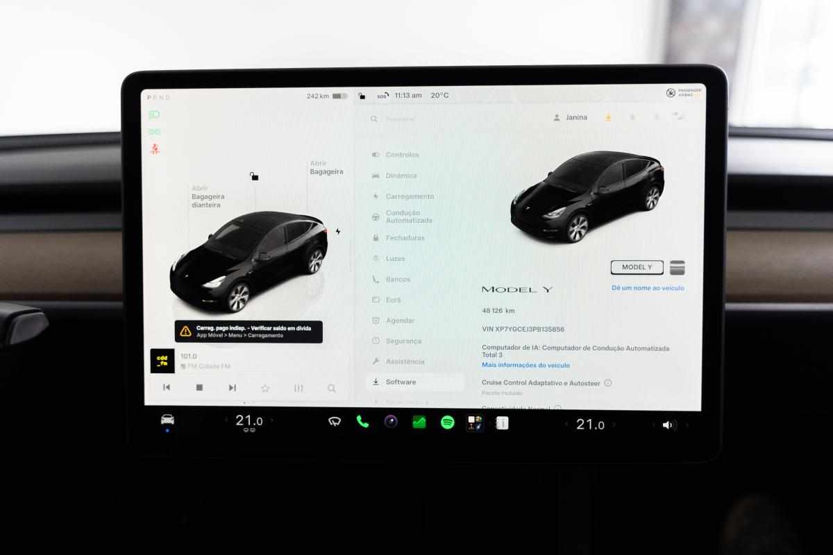 tesla-model-y-standard-range-rwd-2023-eletrico