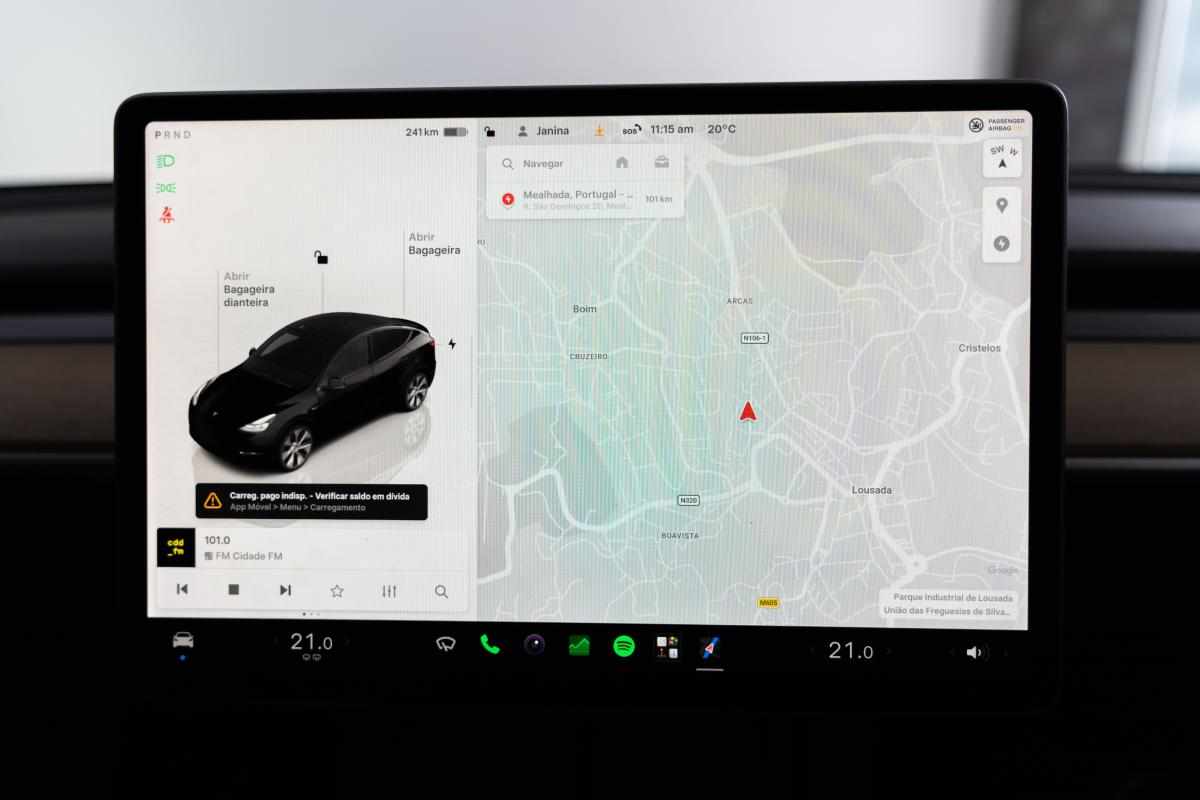 tesla-model-y-standard-range-rwd-2023-eletrico