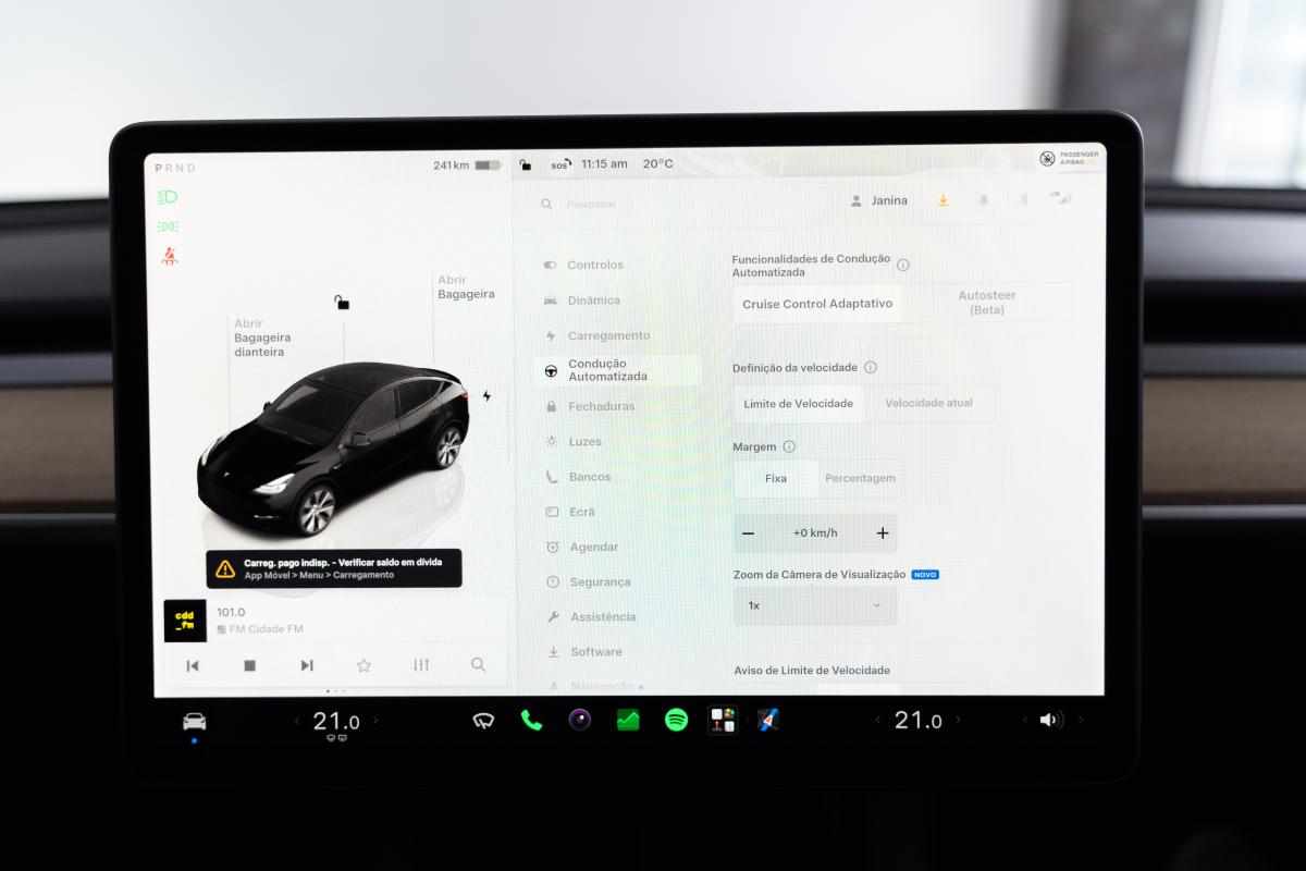 tesla-model-y-standard-range-rwd-2023-eletrico