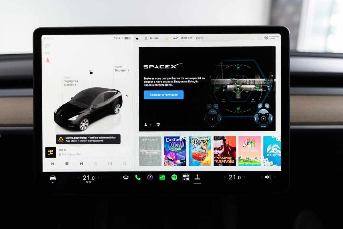 tesla-model-y-standard-range-rwd-2023-eletrico