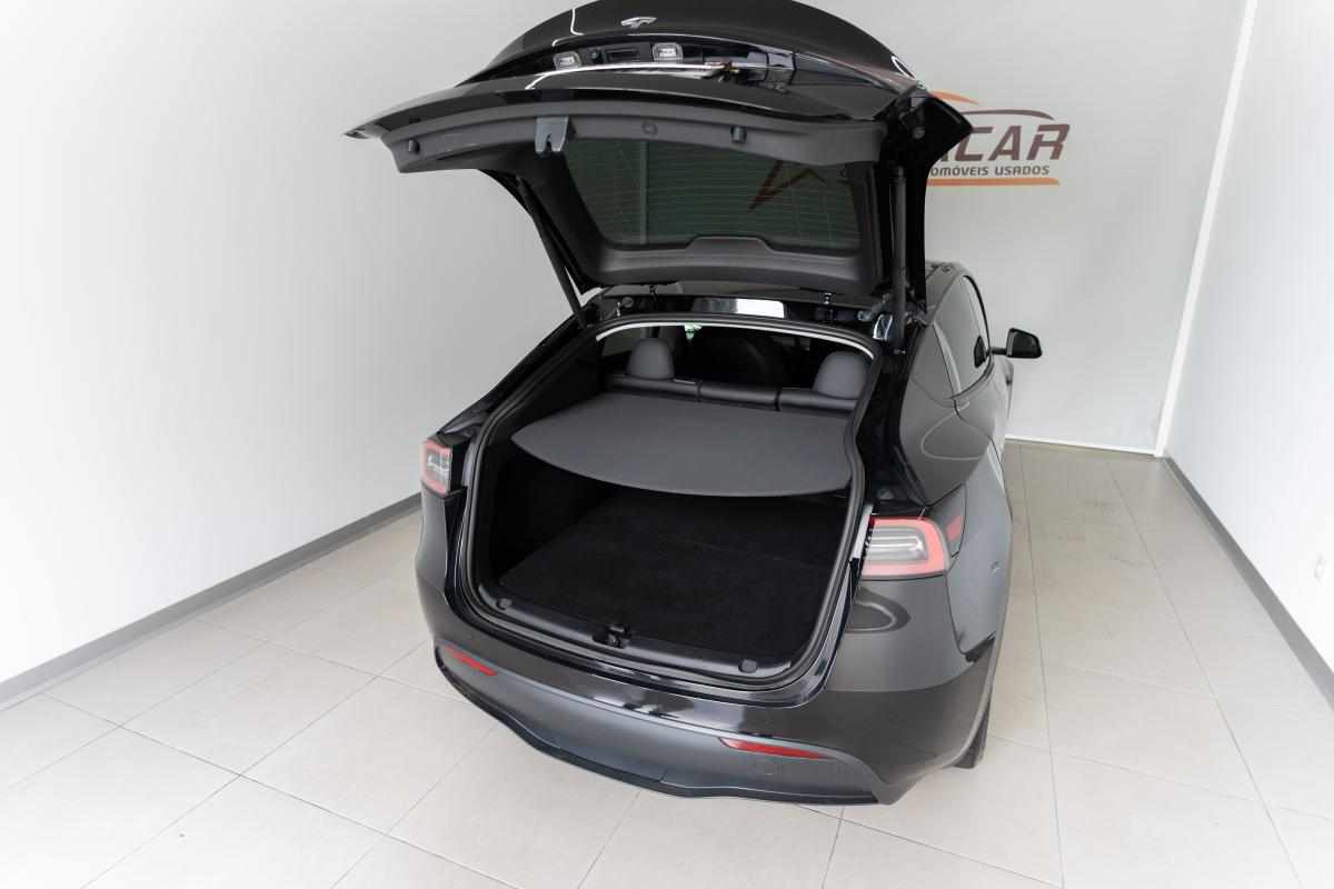 tesla-model-y-standard-range-rwd-2023-eletrico
