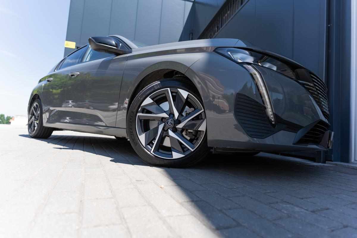 peugeot-308-1-6-hybrid-2024-gasolina-1598cc