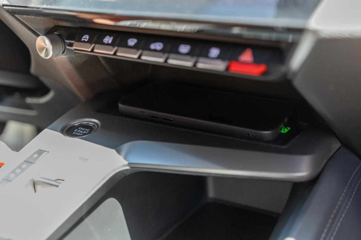peugeot-308-1-6-hybrid-2024-gasolina-1598cc