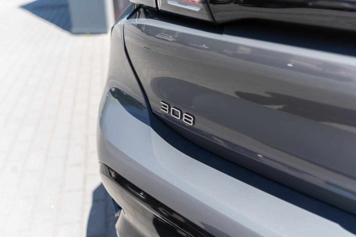peugeot-308-1-6-hybrid-2024-gasolina-1598cc