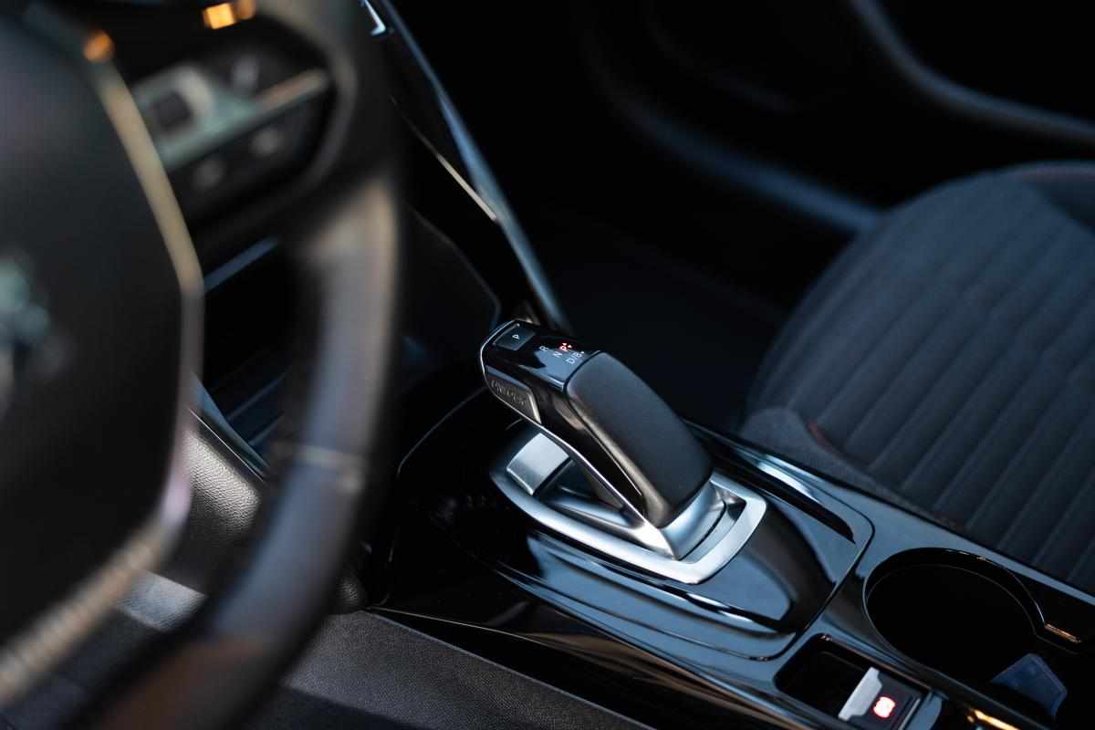 peugeot-e-208-ev-50-kwh-2020-eletrico