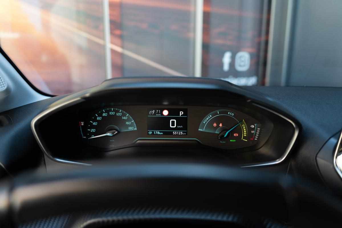 peugeot-e-208-ev-50-kwh-2020-eletrico