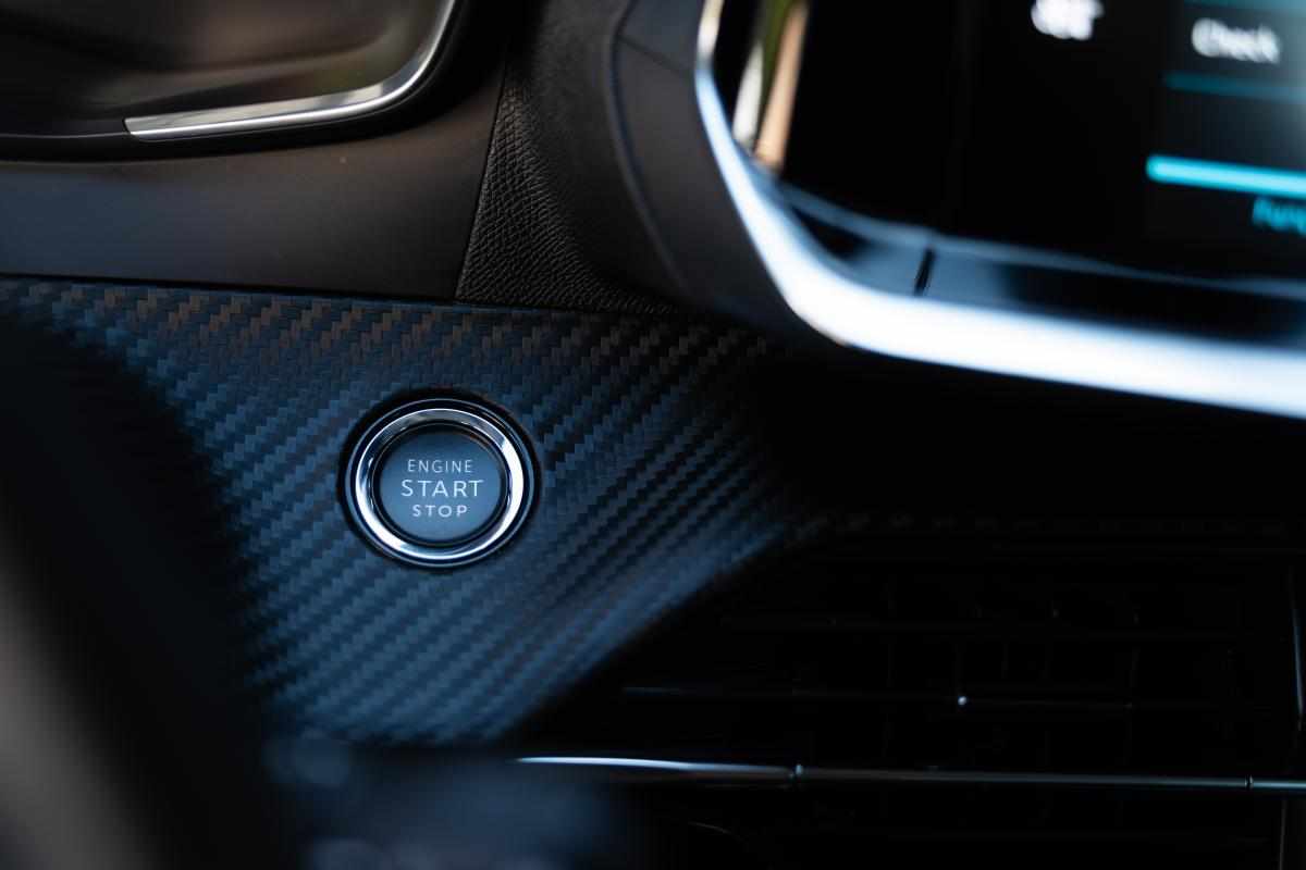 peugeot-e-208-ev-50-kwh-2020-eletrico
