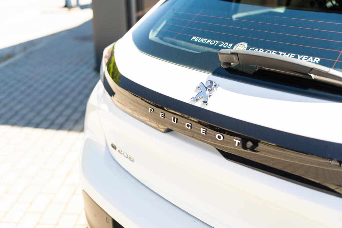 peugeot-e-208-ev-50-kwh-2020-eletrico