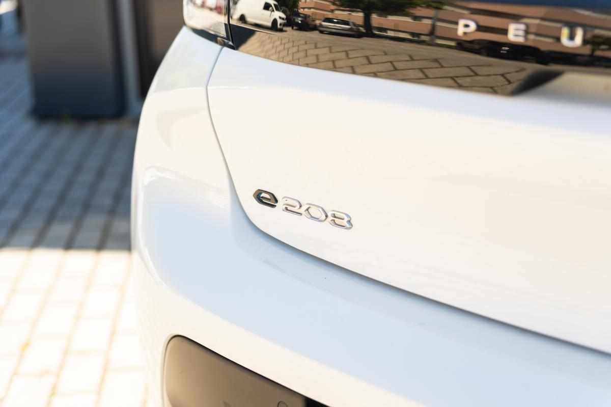 peugeot-e-208-ev-50-kwh-2020-eletrico
