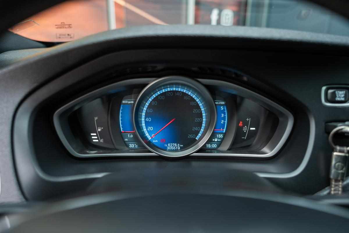 volvo-v40-1-6-d2-2013-diesel-1560cc