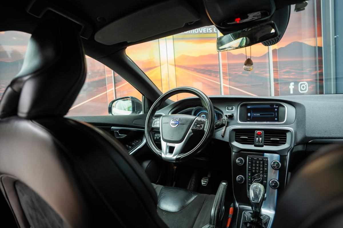 volvo-v40-1-6-d2-2013-diesel-1560cc