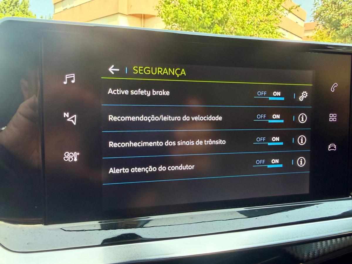 peugeot-e-2008-allure-ev-50kwh-2023-eletrico