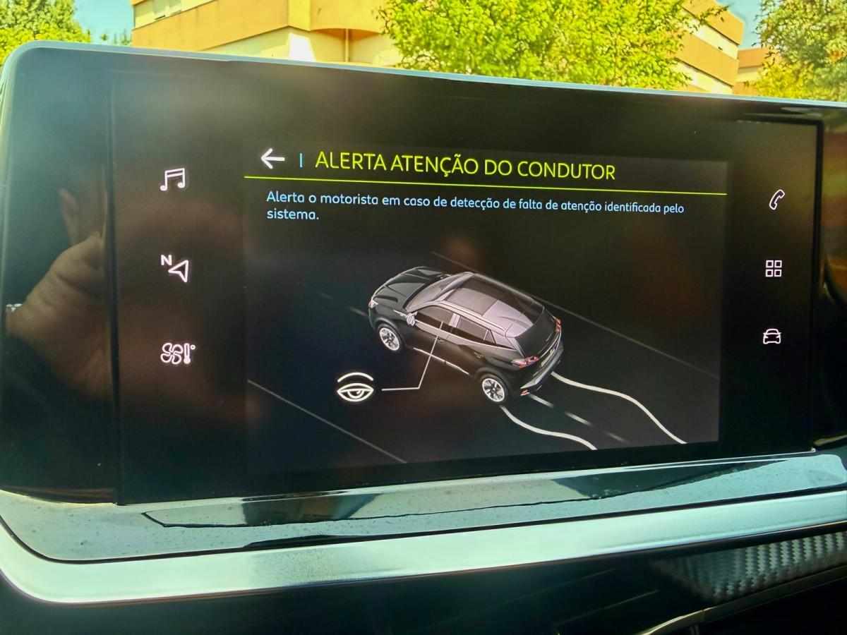 peugeot-e-2008-allure-ev-50kwh-2023-eletrico