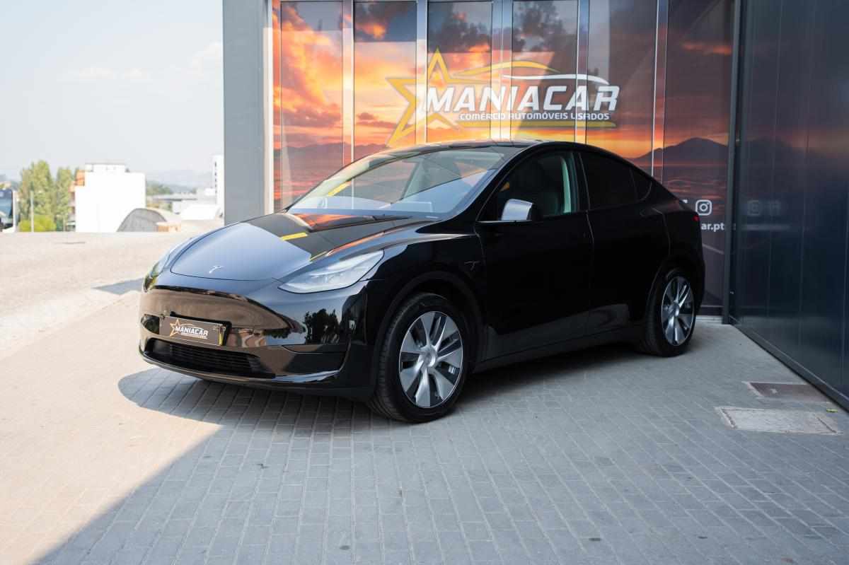 tesla-model-y-standard-range-rwd-2024-eletrico