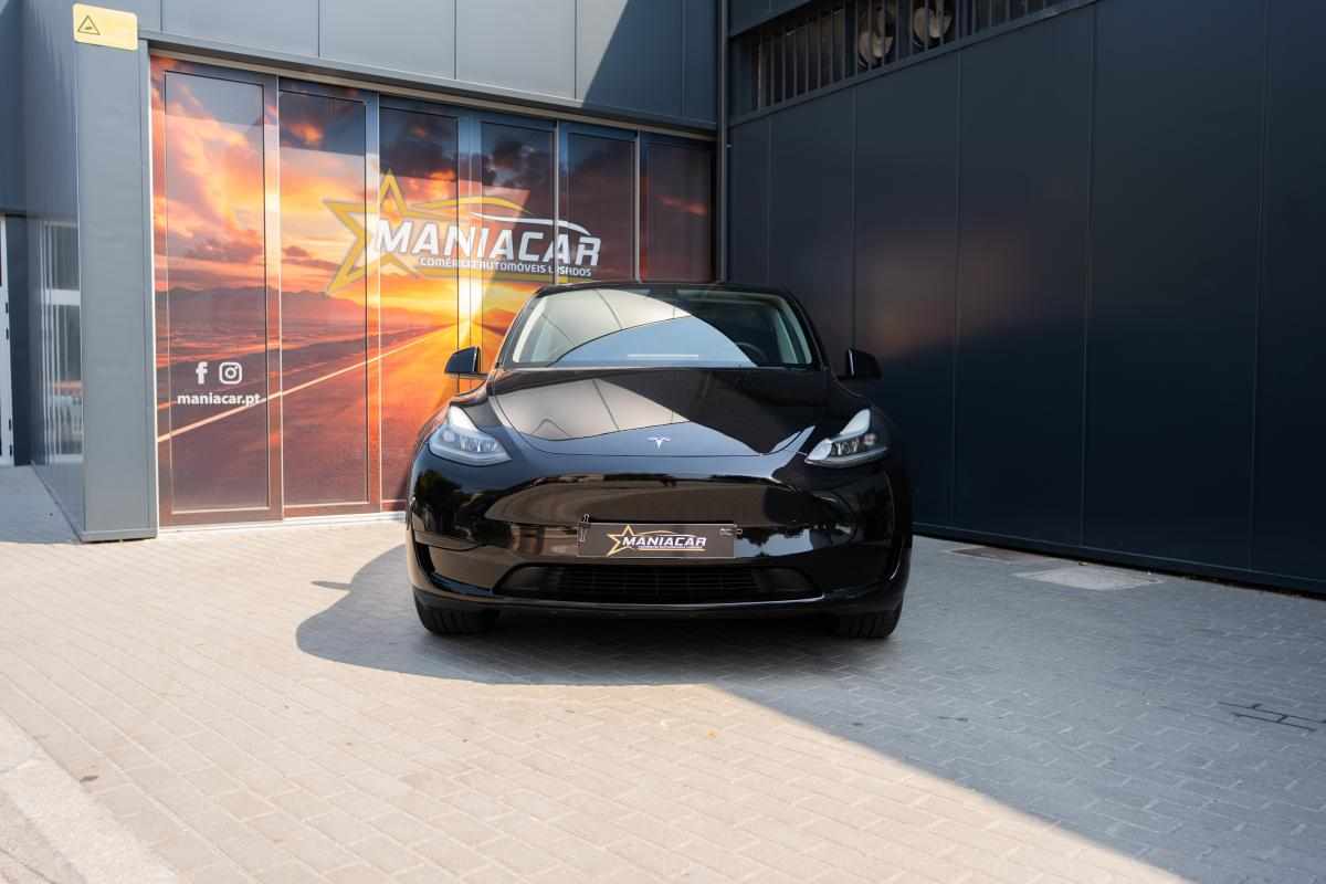 tesla-model-y-standard-range-rwd-2024-eletrico