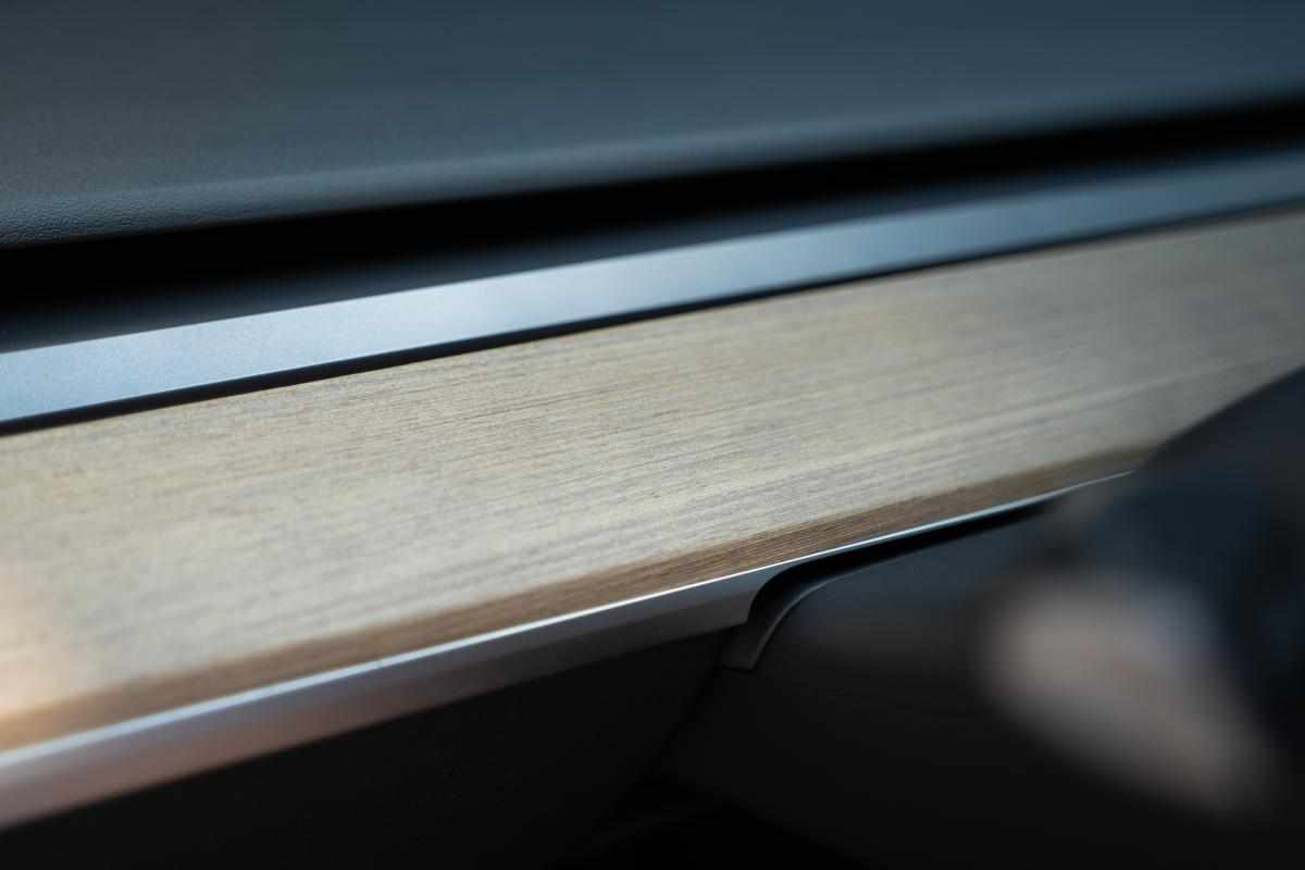 tesla-model-y-standard-range-rwd-2024-eletrico