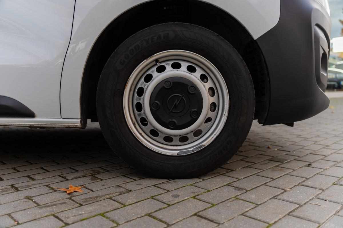 opel-vivaro-2-0cdti-2023-diesel-1995cc