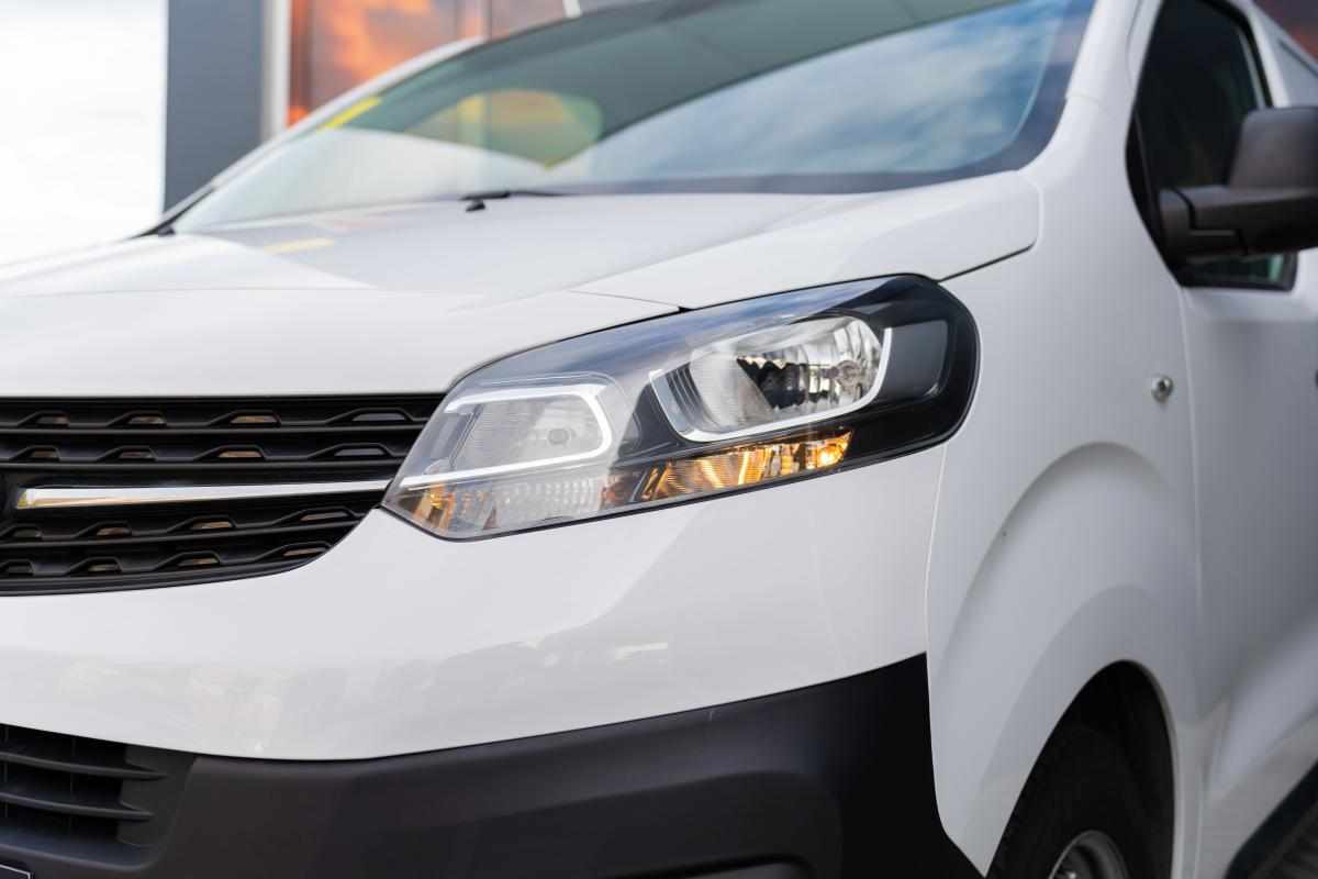 opel-vivaro-2-0cdti-2023-diesel-1995cc