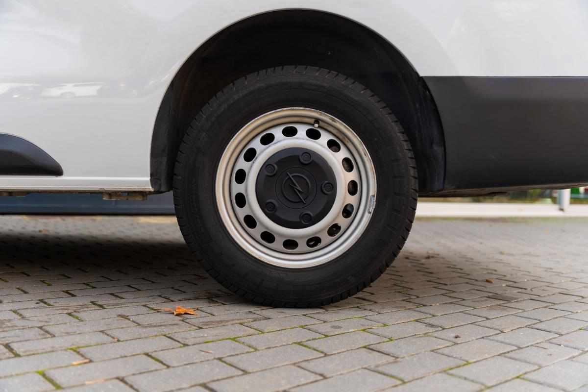 opel-vivaro-2-0cdti-2023-diesel-1995cc