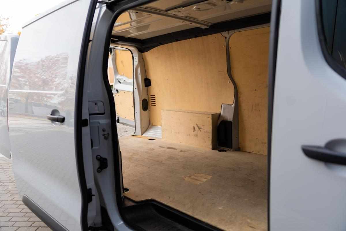 opel-vivaro-2-0cdti-2023-diesel-1995cc