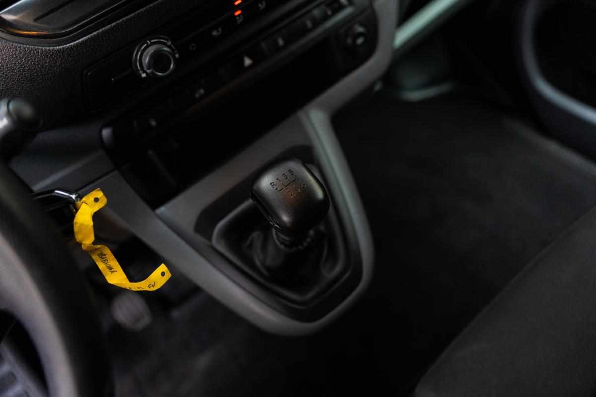 opel-vivaro-2-0cdti-2023-diesel-1995cc