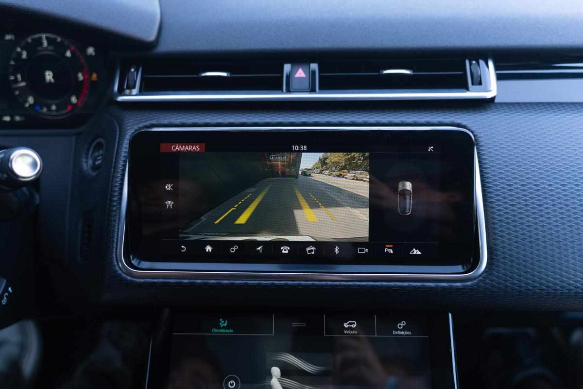 land-rover-range-rover-velar-d240-awd-2018-diesel-1999cc