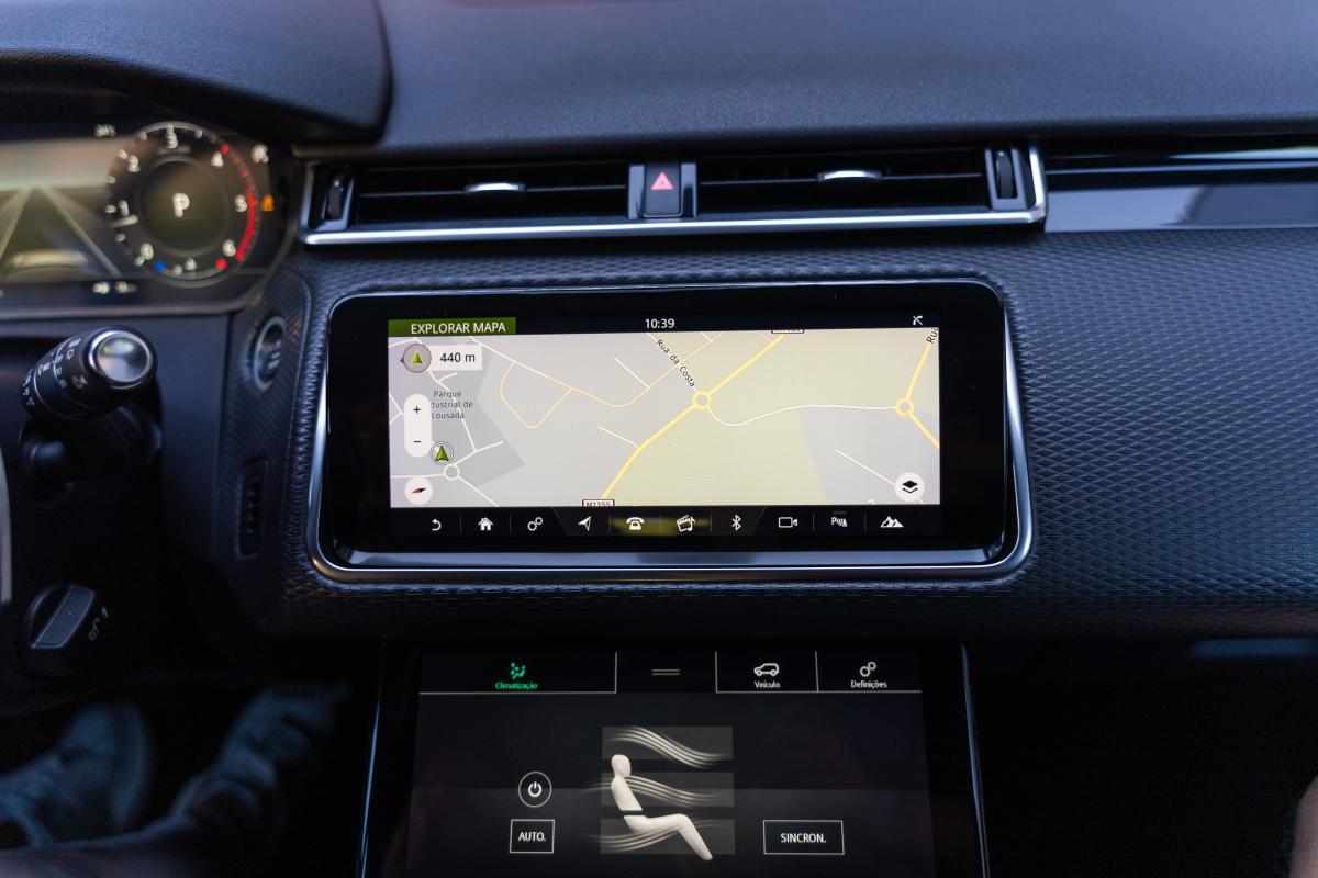 land-rover-range-rover-velar-d240-awd-2018-diesel-1999cc
