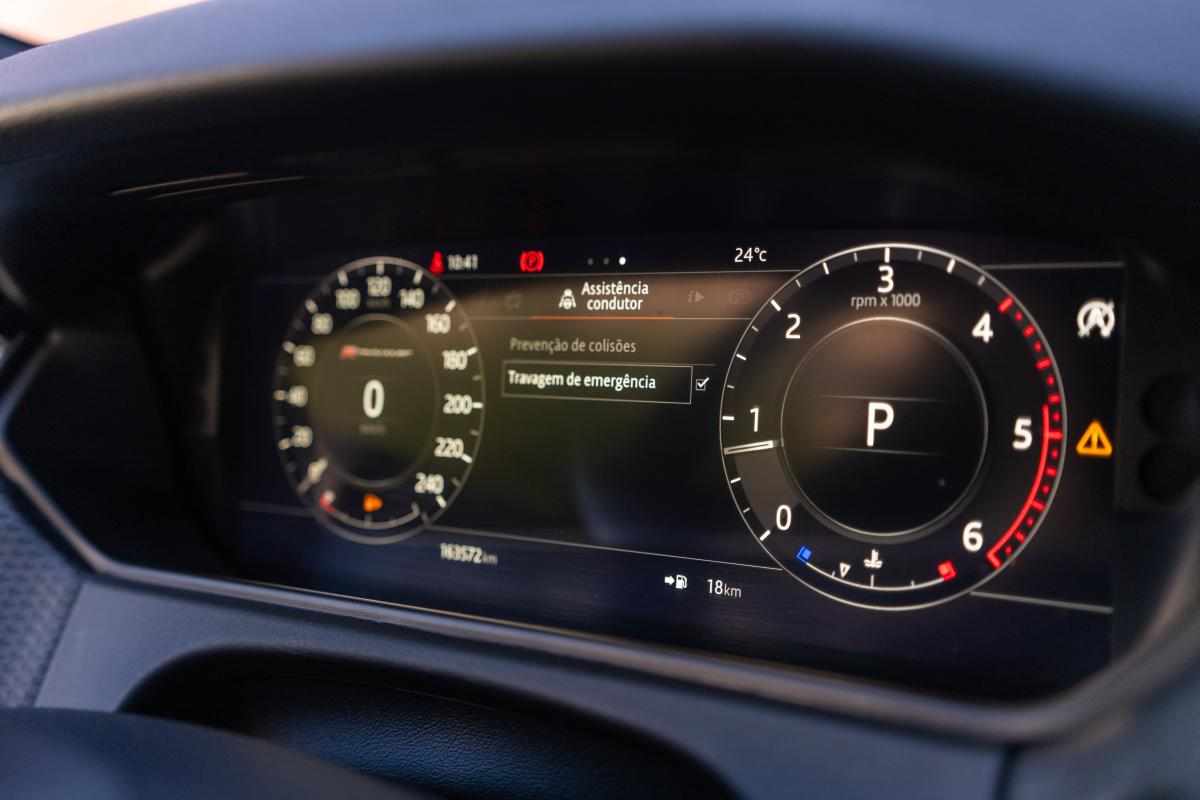 land-rover-range-rover-velar-d240-awd-2018-diesel-1999cc