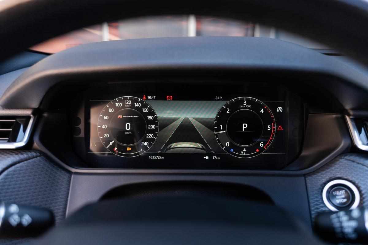 land-rover-range-rover-velar-d240-awd-2018-diesel-1999cc