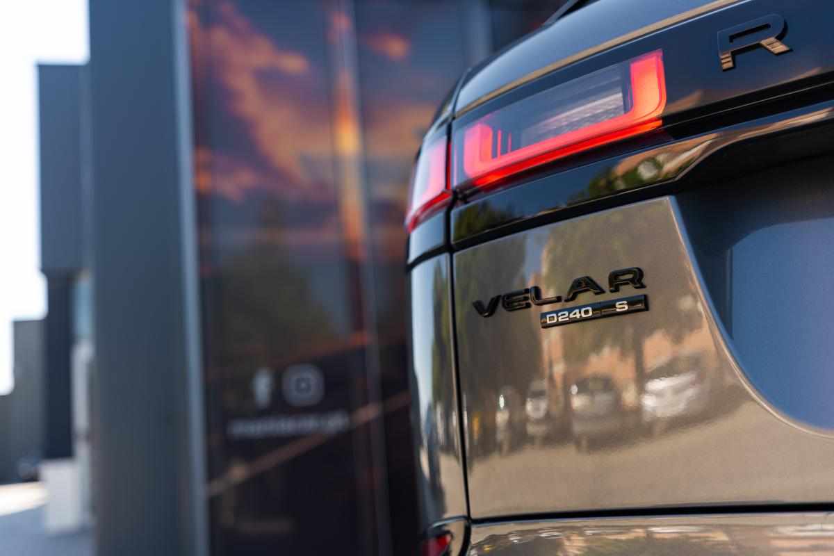 land-rover-range-rover-velar-d240-awd-2018-diesel-1999cc