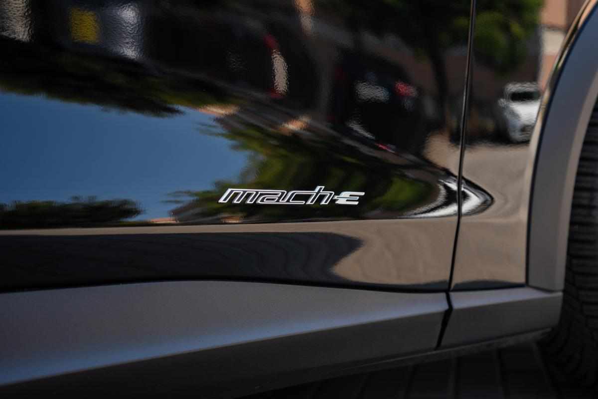 ford-mustang-mach-e-standard-range-2021-eletrico
