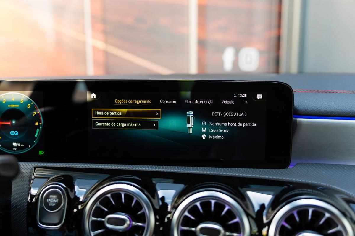 mercedes-benz-cla-250-e-2020-gasolina-1332cc