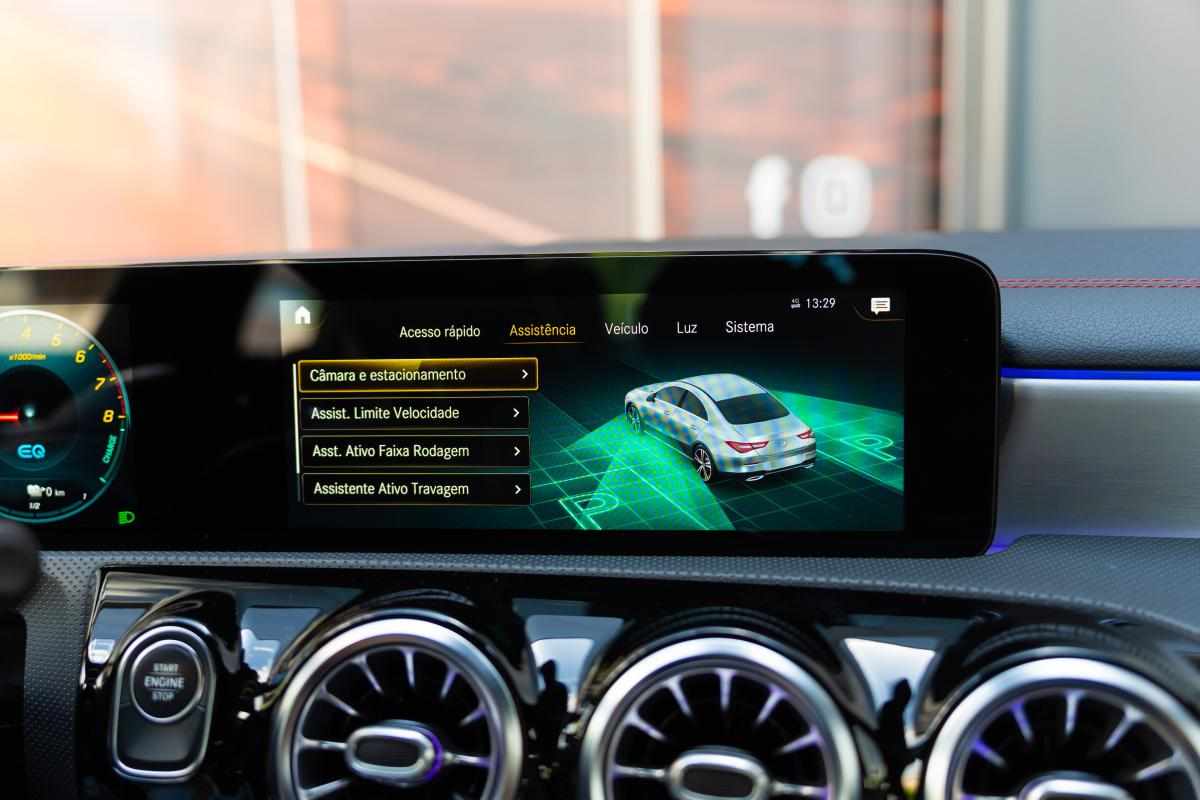 mercedes-benz-cla-250-e-2020-gasolina-1332cc