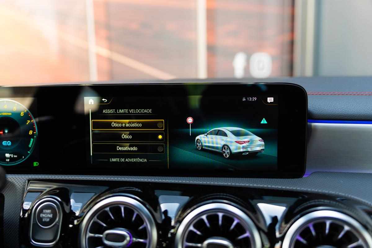mercedes-benz-cla-250-e-2020-gasolina-1332cc