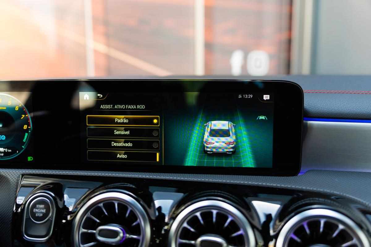 mercedes-benz-cla-250-e-2020-gasolina-1332cc