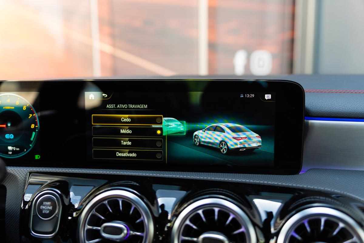 mercedes-benz-cla-250-e-2020-gasolina-1332cc
