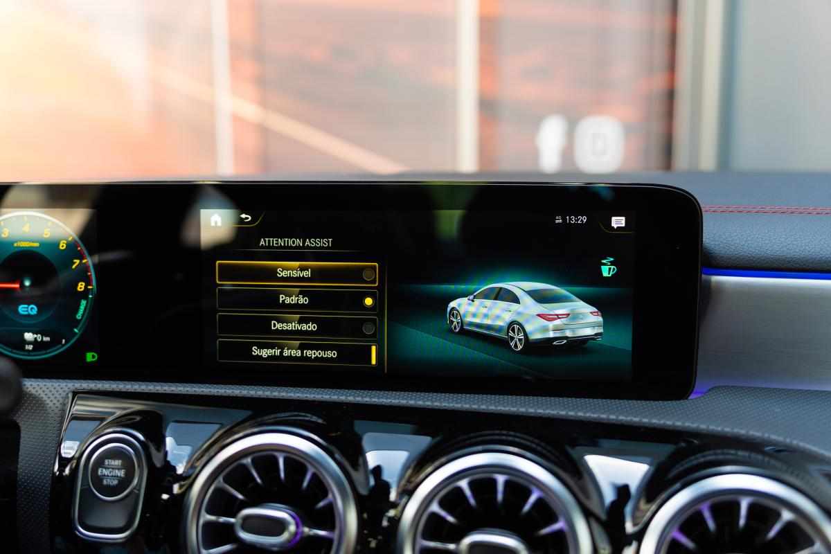 mercedes-benz-cla-250-e-2020-gasolina-1332cc