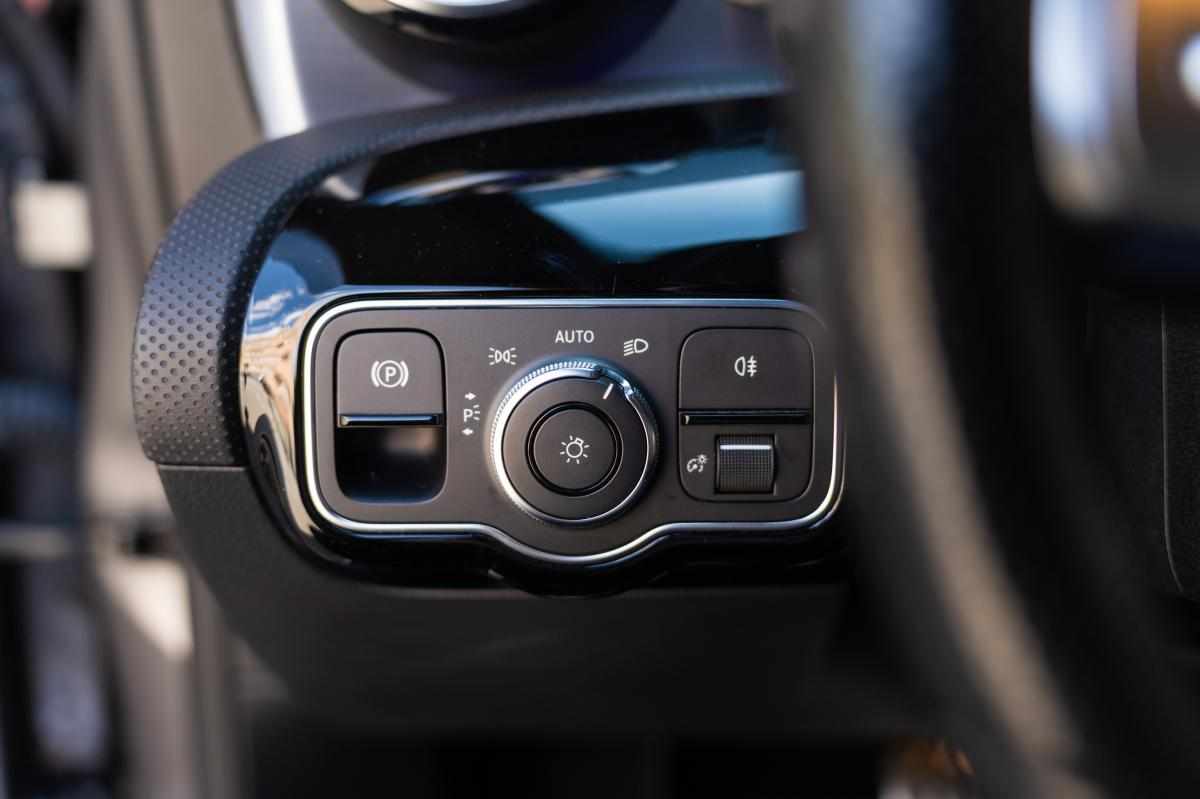 mercedes-benz-cla-250-e-2020-gasolina-1332cc