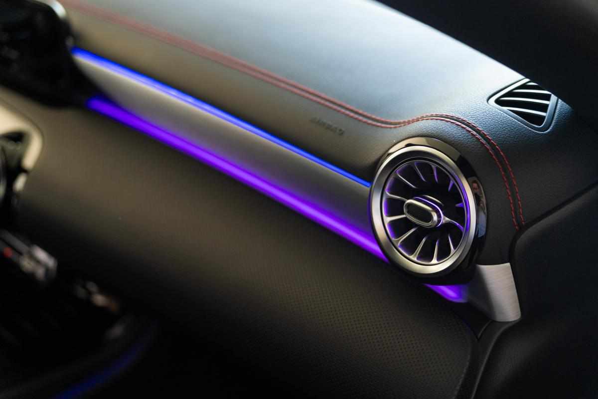 mercedes-benz-cla-250-e-2020-gasolina-1332cc