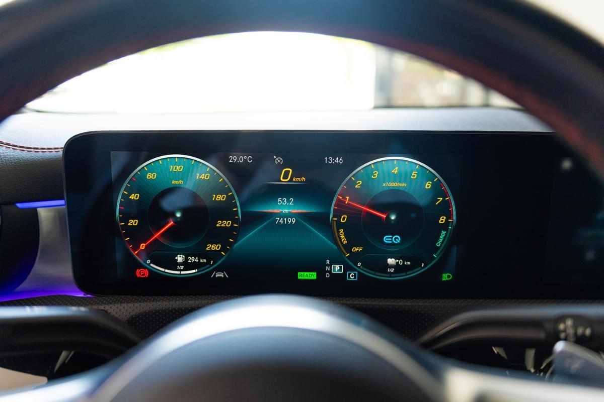 mercedes-benz-cla-250-e-2020-gasolina-1332cc
