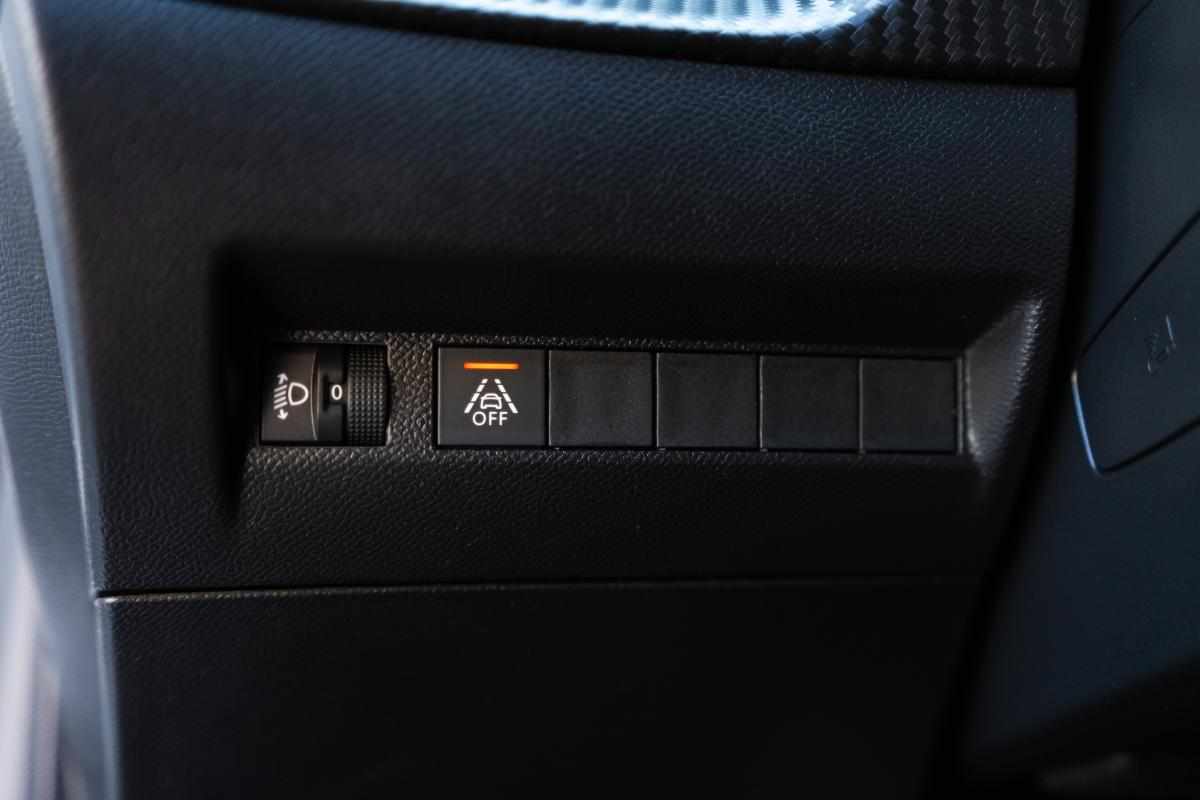 peugeot-e-208-ev-50-kwh-2020-eletrico