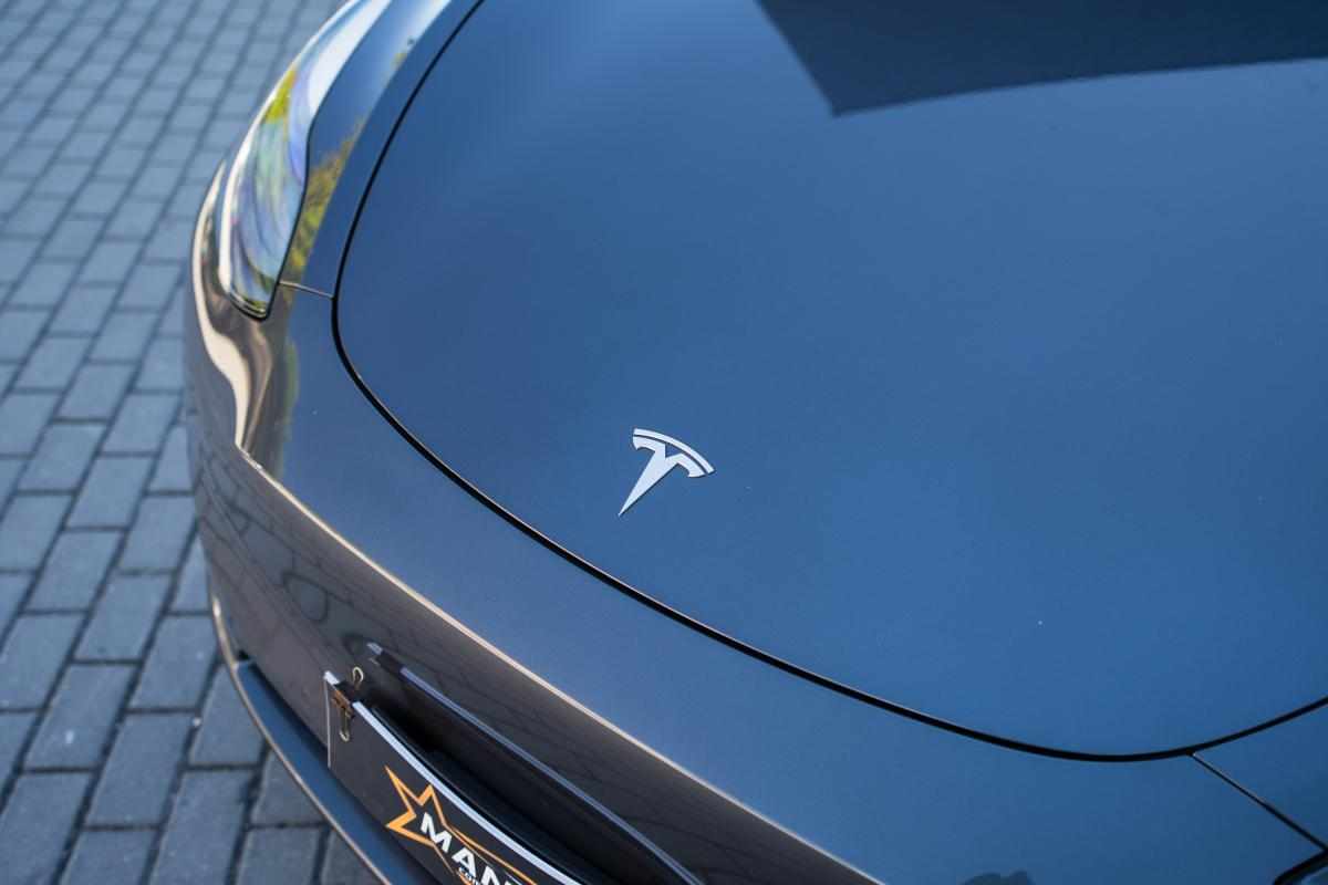 tesla-model-y-long-range-awd-2021-eletrico