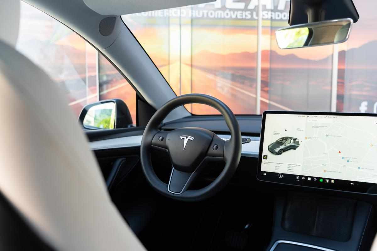 tesla-model-y-long-range-awd-2021-eletrico